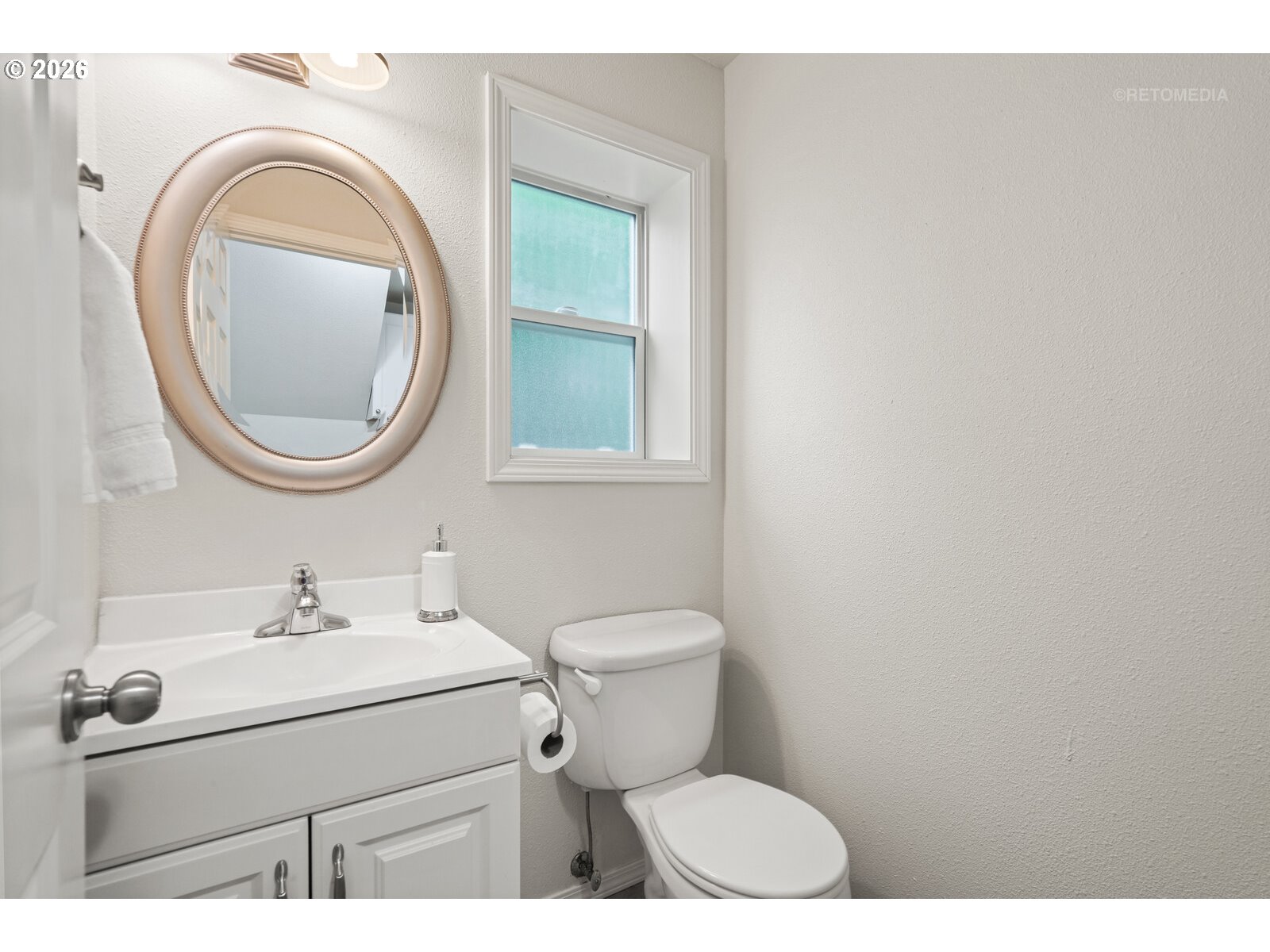 9606 Southwest 54th Avenue Portland, OR 97219 - Photo 18 of 39