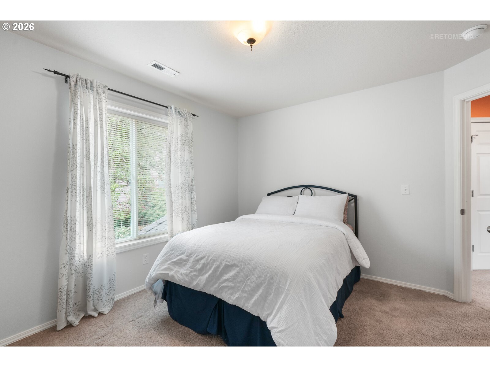9606 Southwest 54th Avenue Portland, OR 97219 - Photo 27 of 39