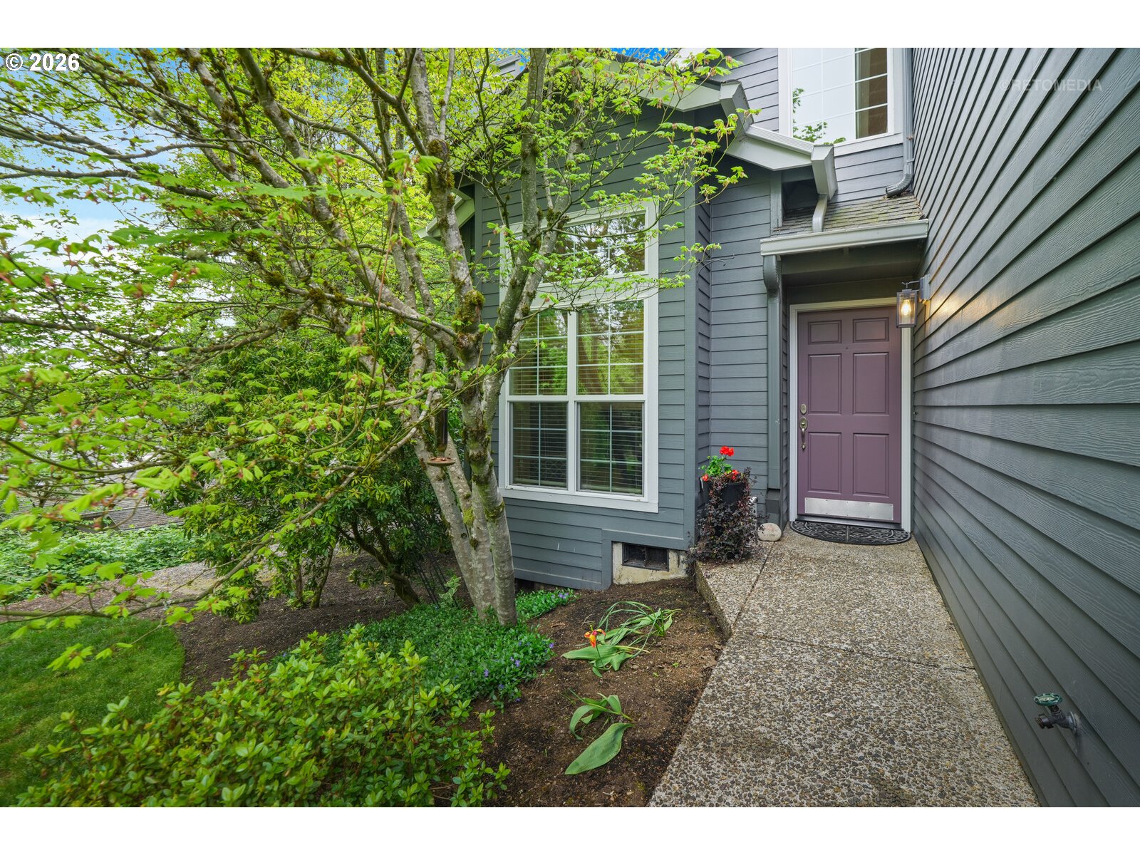 9606 Southwest 54th Avenue Portland, OR 97219 - Photo 3 of 39
