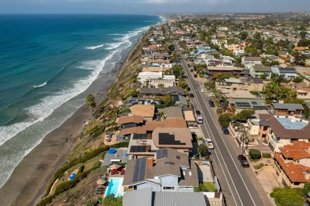 a view of a yard with a backyard