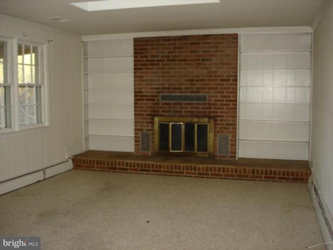 623 Rosier Road Fort Washington, MD 20744 - Photo 3 of 14 Den