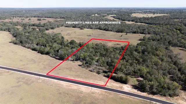 a view of a outdoor space