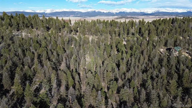 a view of an outdoor space and a yard