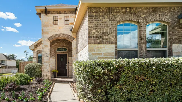 $425,000 | 1030 Cedar Lake Court, Conroe, TX 77384