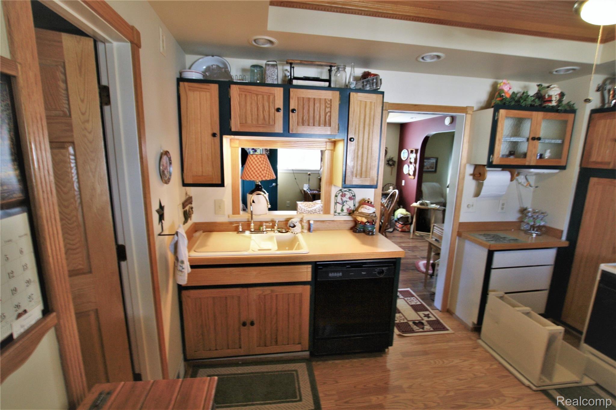 8104 Miller Road Swartz Creek, MI 48473 - Photo 8 of 22 IMG_1855.JPG