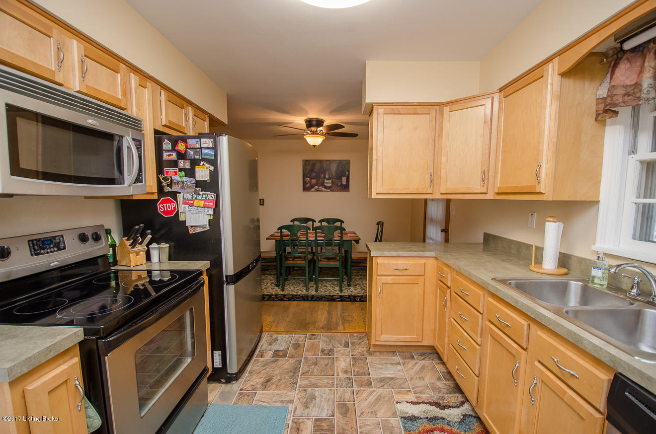 3507 Janell Road Louisville, KY 40216 - Photo 8 of 32 Kitchen Space