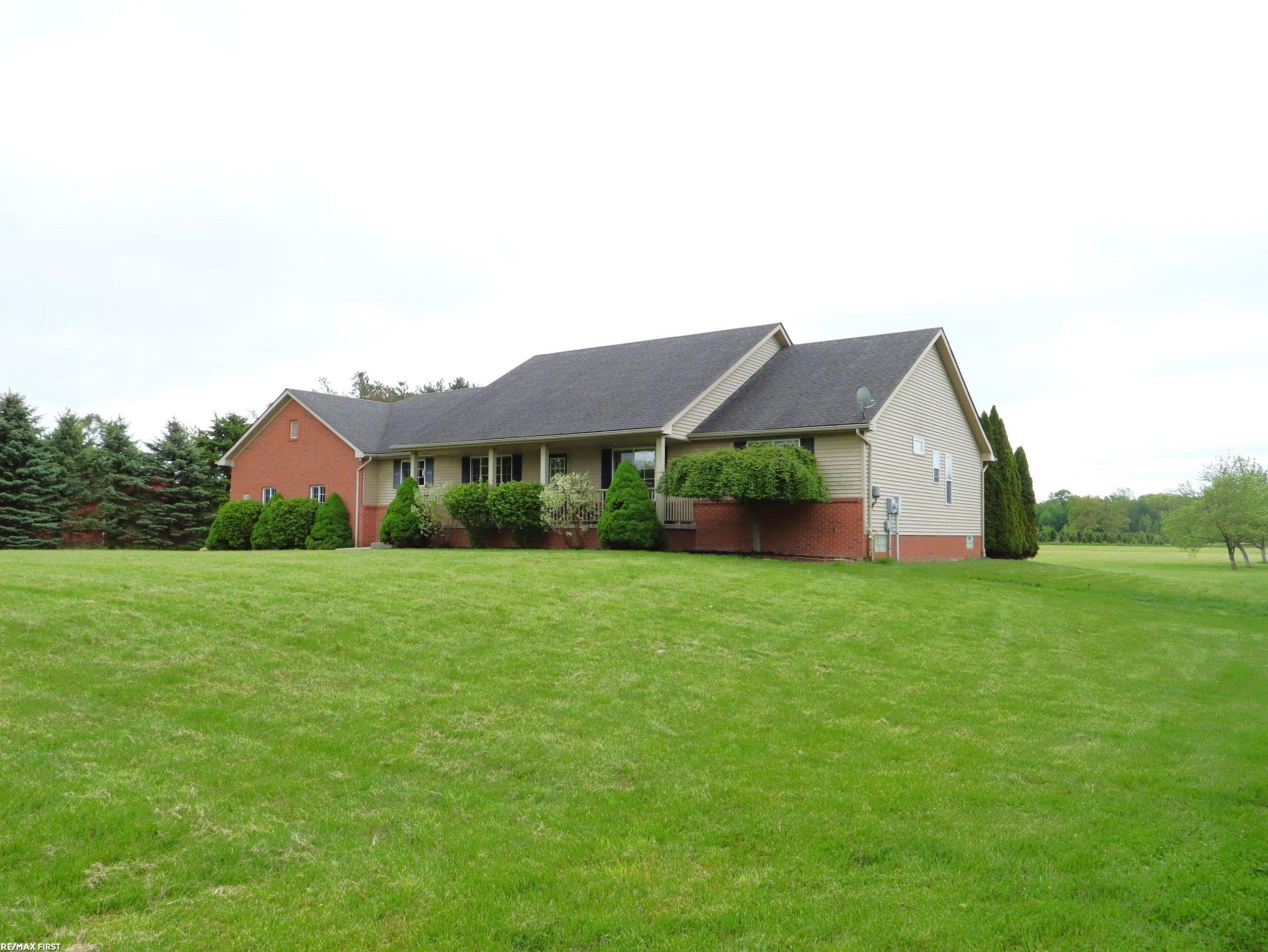 17300 Armada Center Road Armada, MI 48005 - Photo 25 of 31 50176165-188e05b7-a97c-4772-be0b-e81621f470c5.JPG