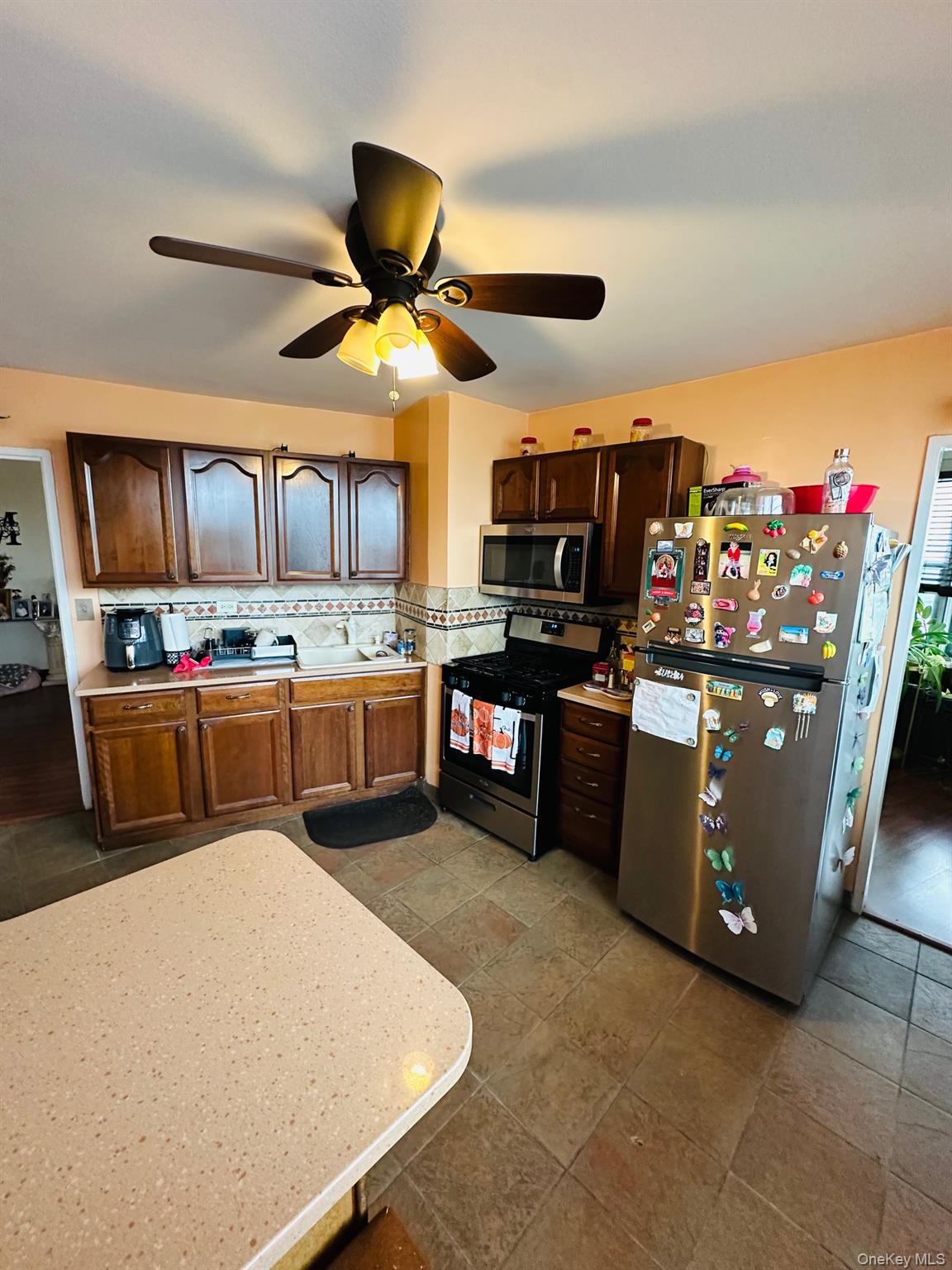 3121 Middletown Road, Unit 4K Bronx, NY 10461 - Photo 14 of 30 a kitchen with a cabinets and appliances