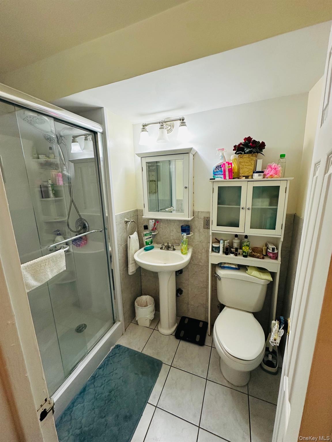 3121 Middletown Road, Unit 4K Bronx, NY 10461 - Photo 20 of 30 a bathroom with a sink toilet and shower