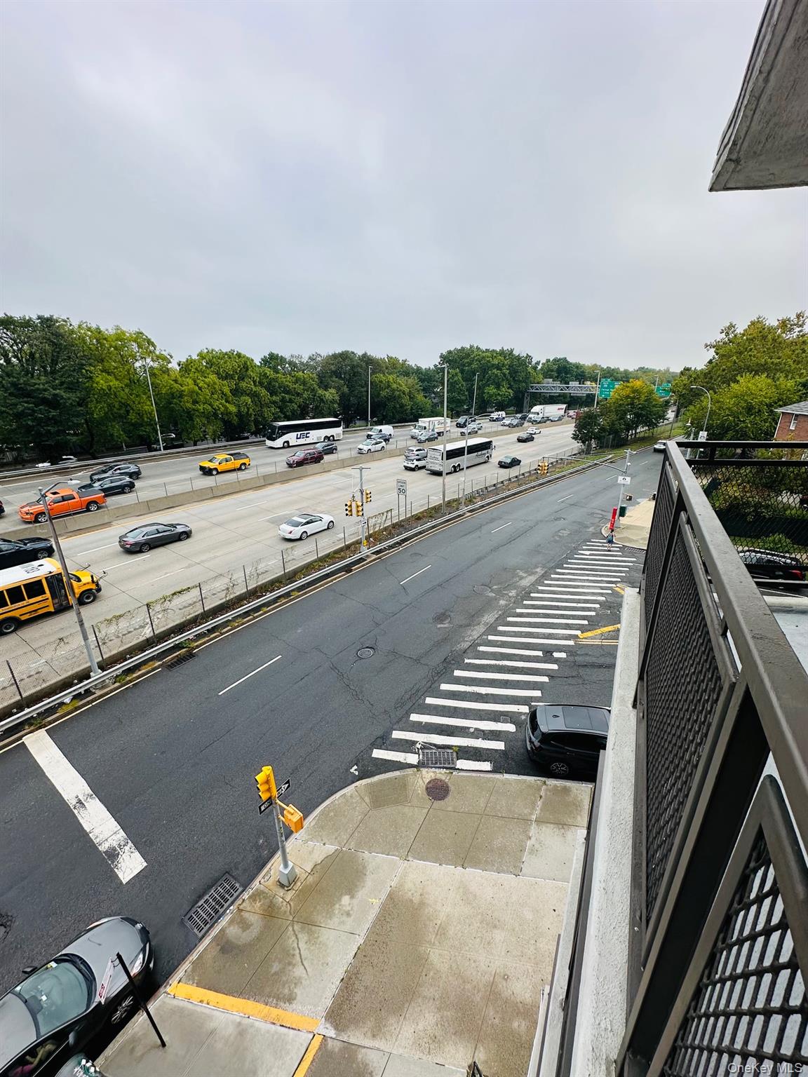 3121 Middletown Road, Unit 4K Bronx, NY 10461 - Photo 26 of 30 a view of a swimming pool with a yard