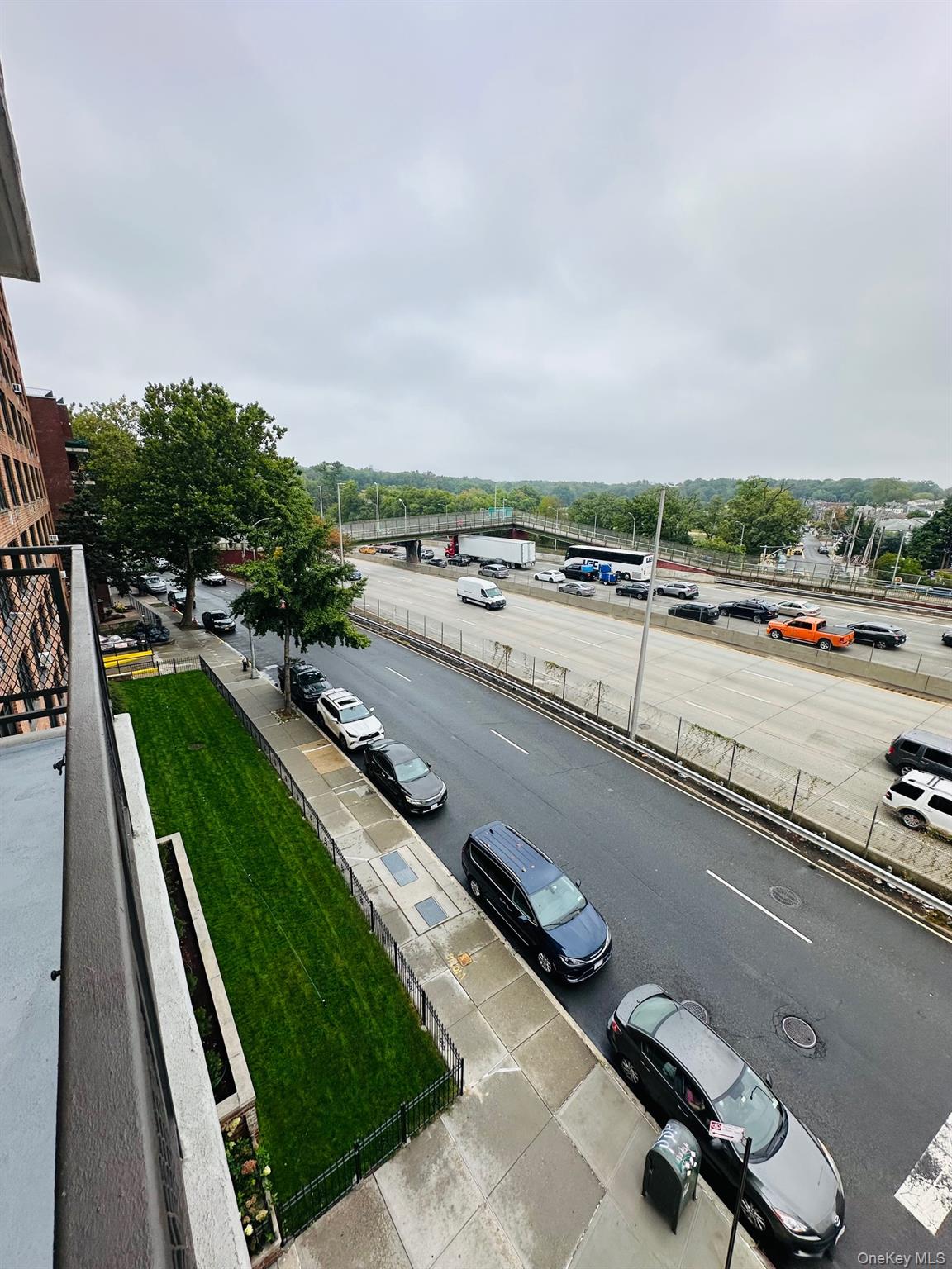 3121 Middletown Road, Unit 4K Bronx, NY 10461 - Photo 27 of 30 an aerial view of a city