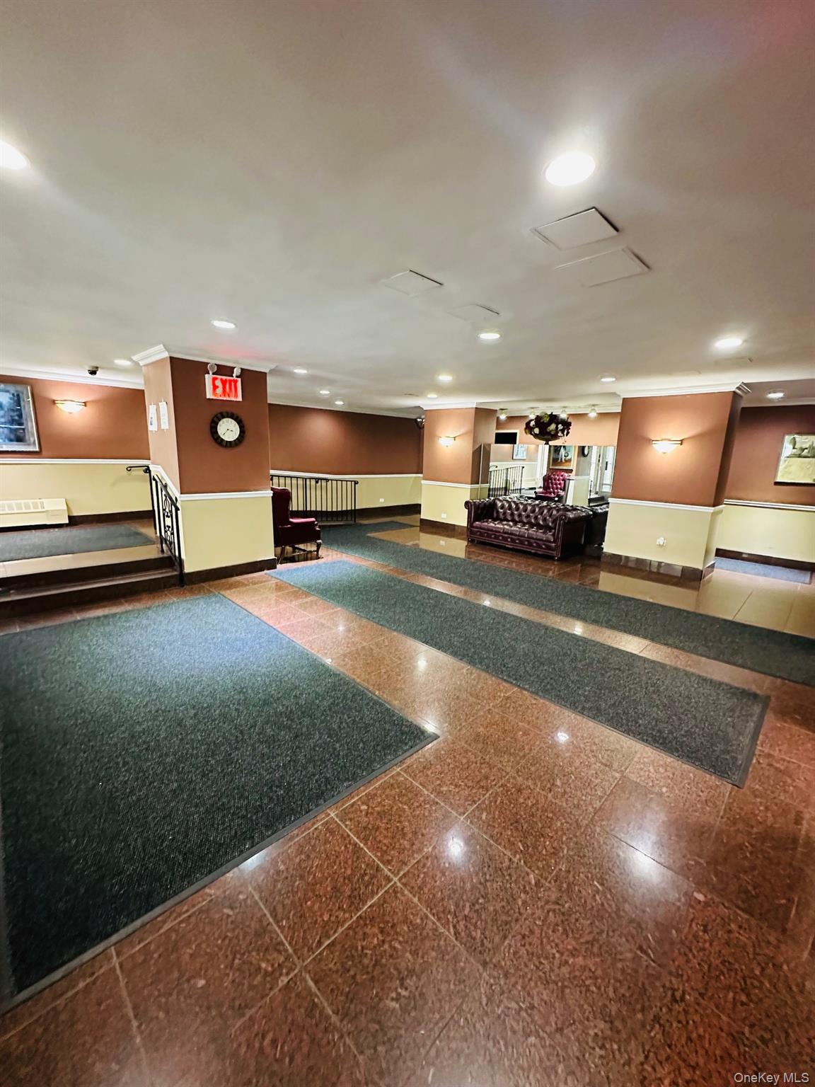 3121 Middletown Road, Unit 4K Bronx, NY 10461 - Photo 5 of 30 a view of a room with gym equipment