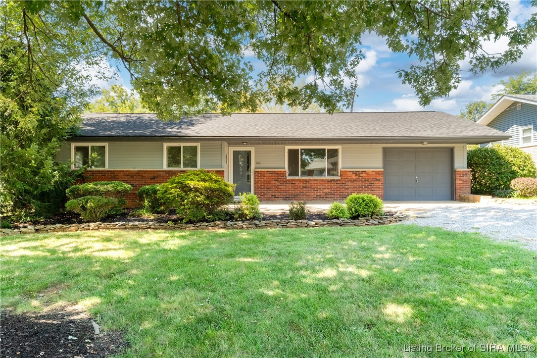 808 Locust Street Salem, IN 47167 - Photo 2 of 24