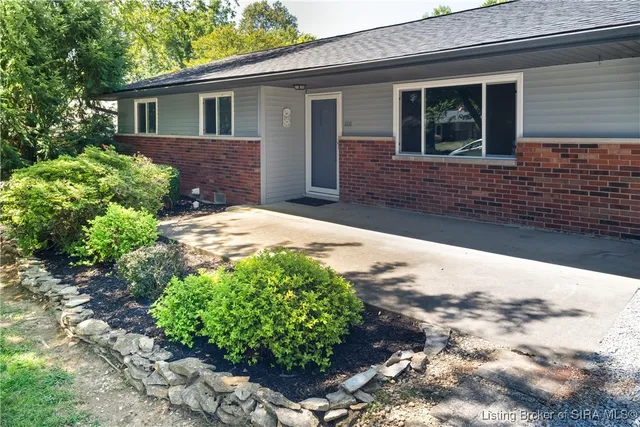 $219,000 | 808 Locust Street, Salem, IN 47167