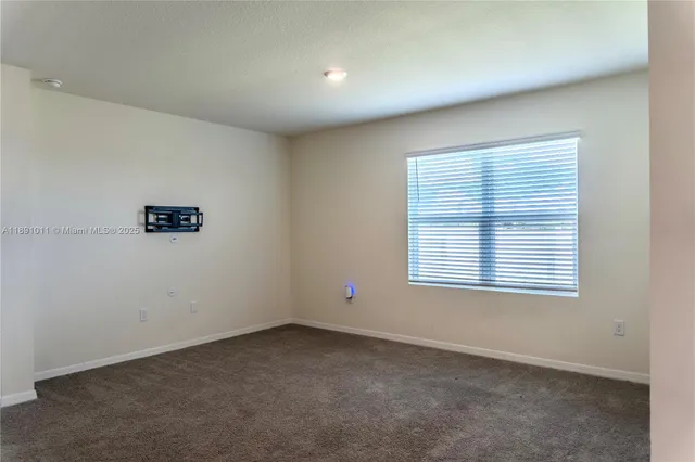 $2,200 | 2025 Doe Run Drive, Davenport, FL 33837