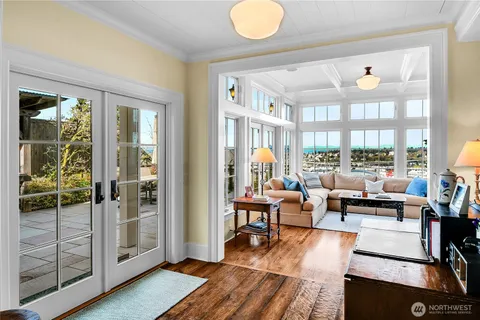 $4,100,000 | 406 Galer Street, Seattle, WA 98109