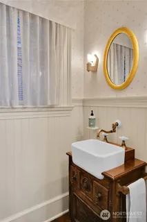 $4,100,000 | 406 Galer Street, Seattle, WA 98109