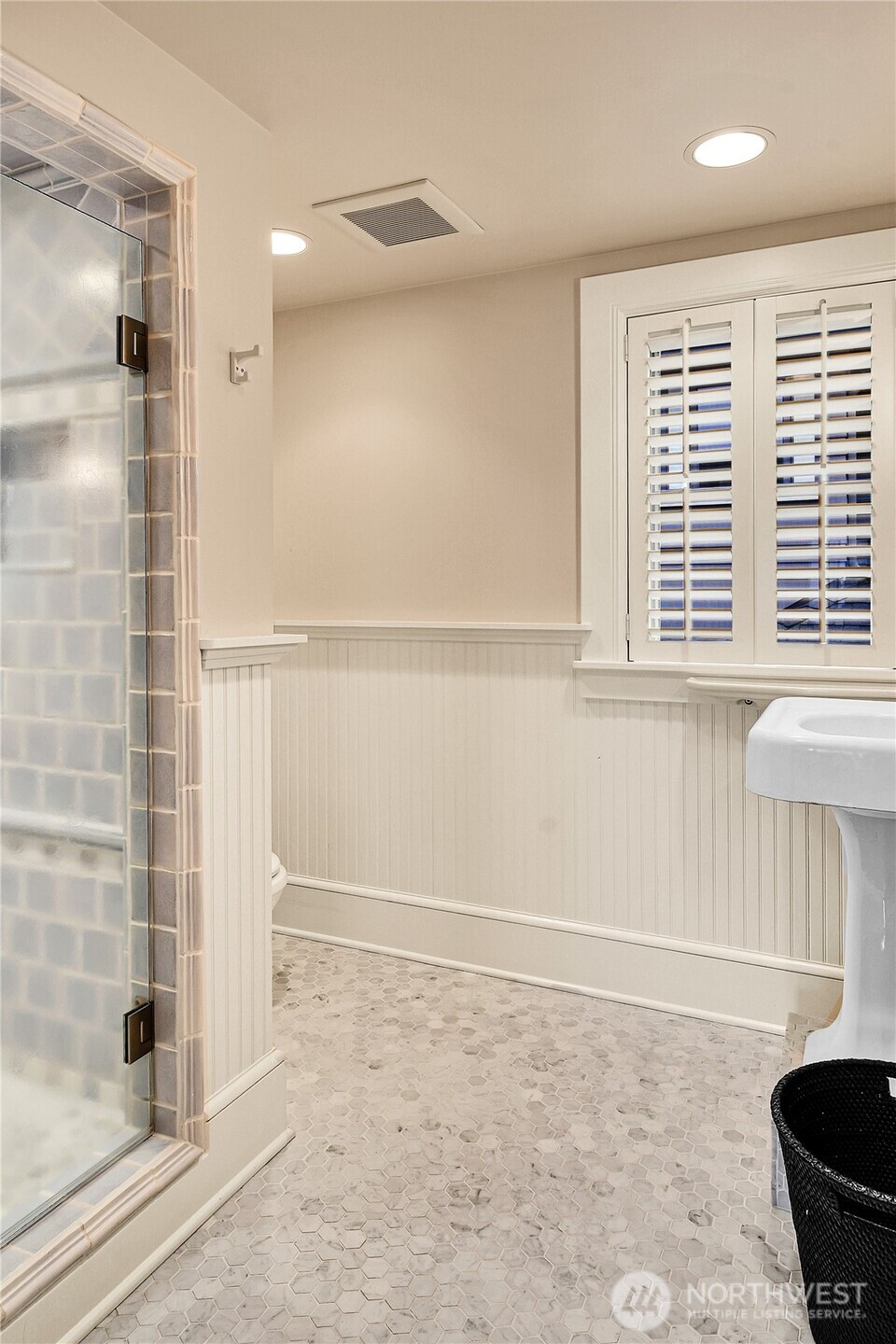 406 Galer Street Seattle, WA 98109 - Photo 33 of 40