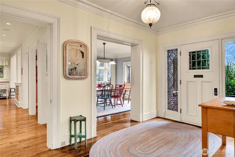 $4,100,000 | 406 Galer Street, Seattle, WA 98109