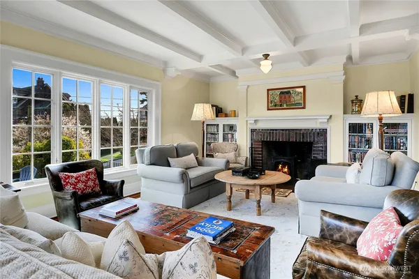 $4,100,000 | 406 Galer Street, Seattle, WA 98109