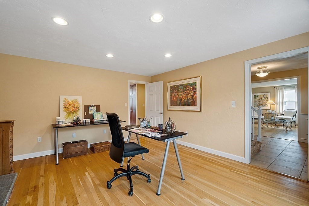 71 Old Farm Road North Andover, MA 01845 - Photo 19 of 42 Gallery Image 19