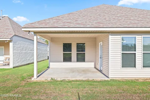 $262,500 | 204 Sparrowhawk Street, Broussard, LA 70518