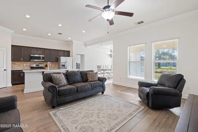 $262,500 | 204 Sparrowhawk Street, Broussard, LA 70518