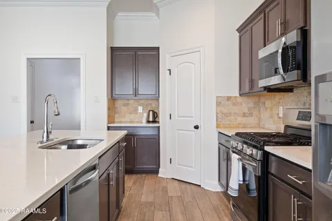 $262,500 | 204 Sparrowhawk Street, Broussard, LA 70518