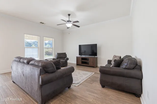 $262,500 | 204 Sparrowhawk Street, Broussard, LA 70518