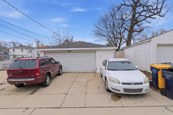 $359,900 | 2033 South 77th Street, West Allis, WI 53219