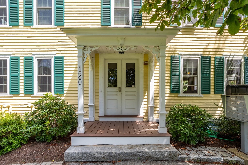 120 Goldsmith Street, Unit 3 Littleton, MA 01460 - Photo 4 of 33 a front view of a house
