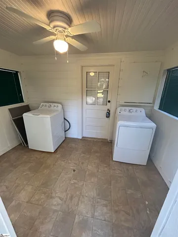 $1,950 | 9 East Mountainview Avenue, Greenville, SC 29609