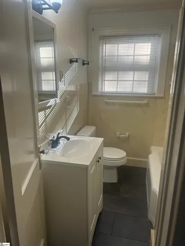 $1,950 | 9 East Mountainview Avenue, Greenville, SC 29609