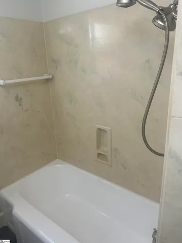 $1,950 | 9 East Mountainview Avenue, Greenville, SC 29609