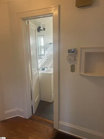 $1,950 | 9 East Mountainview Avenue, Greenville, SC 29609