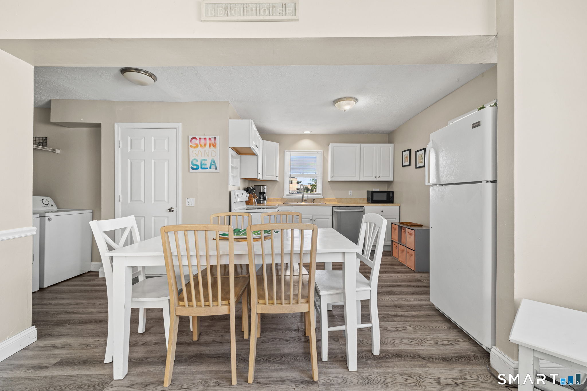 116 College Place Fairfield, CT 06824 - Photo 6 of 26