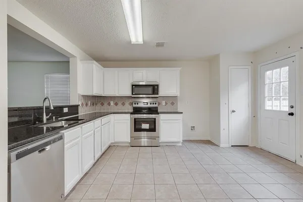 $2,250 | 1428 Atkins Street, Cedar Hill, TX 75104