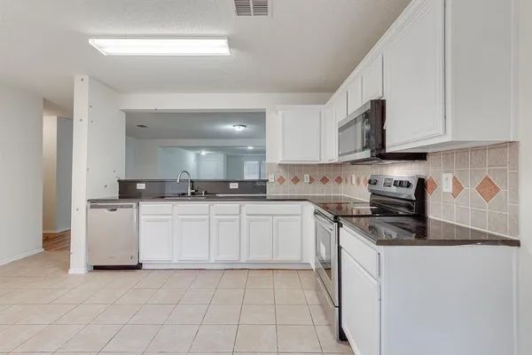$2,250 | 1428 Atkins Street, Cedar Hill, TX 75104