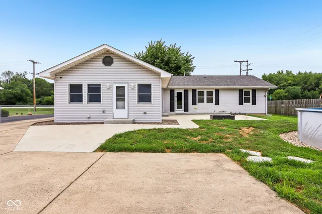 $274,495 | 1751 East Main Street, Greenfield, IN 46140