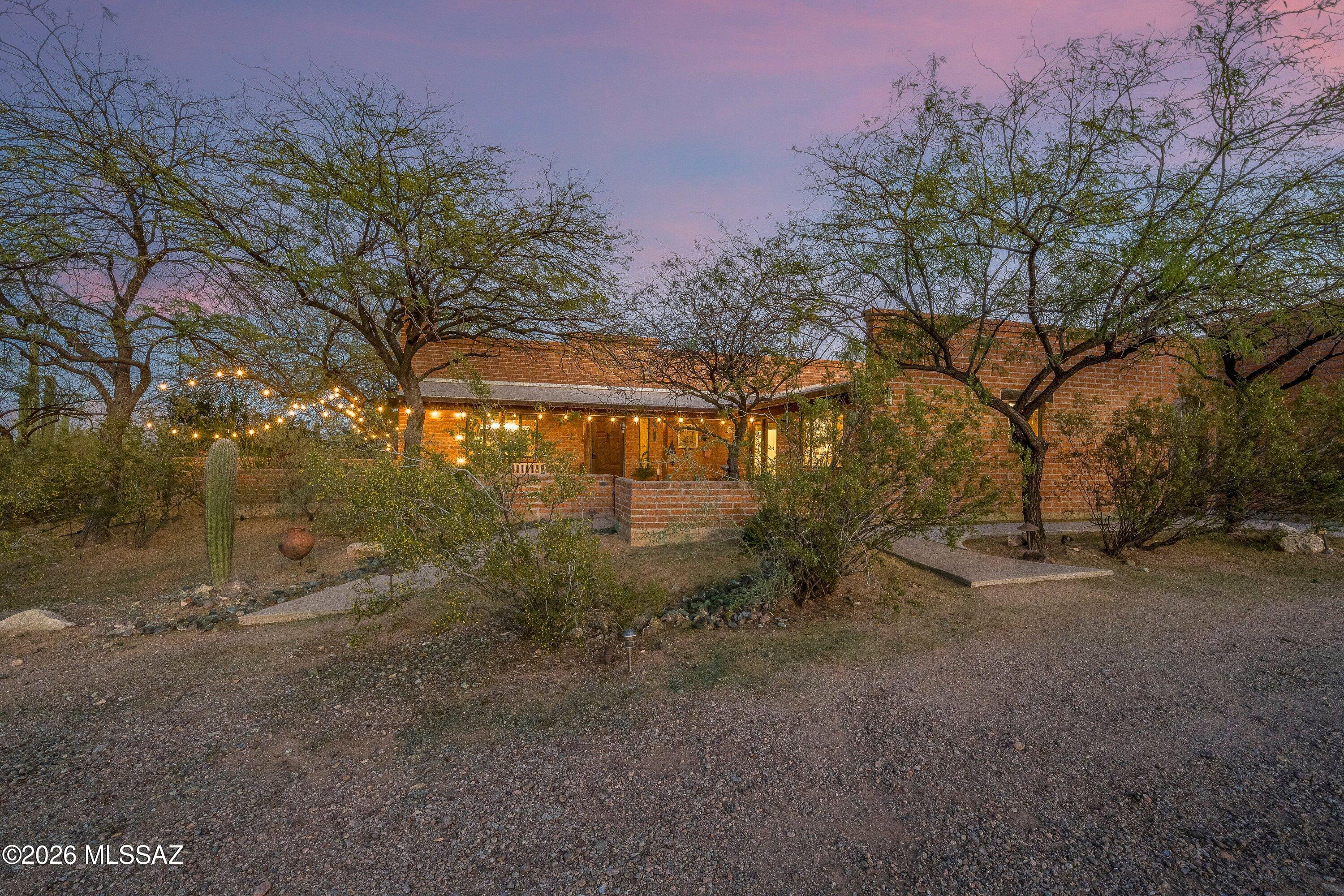 7055 West Ina Road Tucson, AZ 85743 - Photo 4 of 52 Gallery Image 4