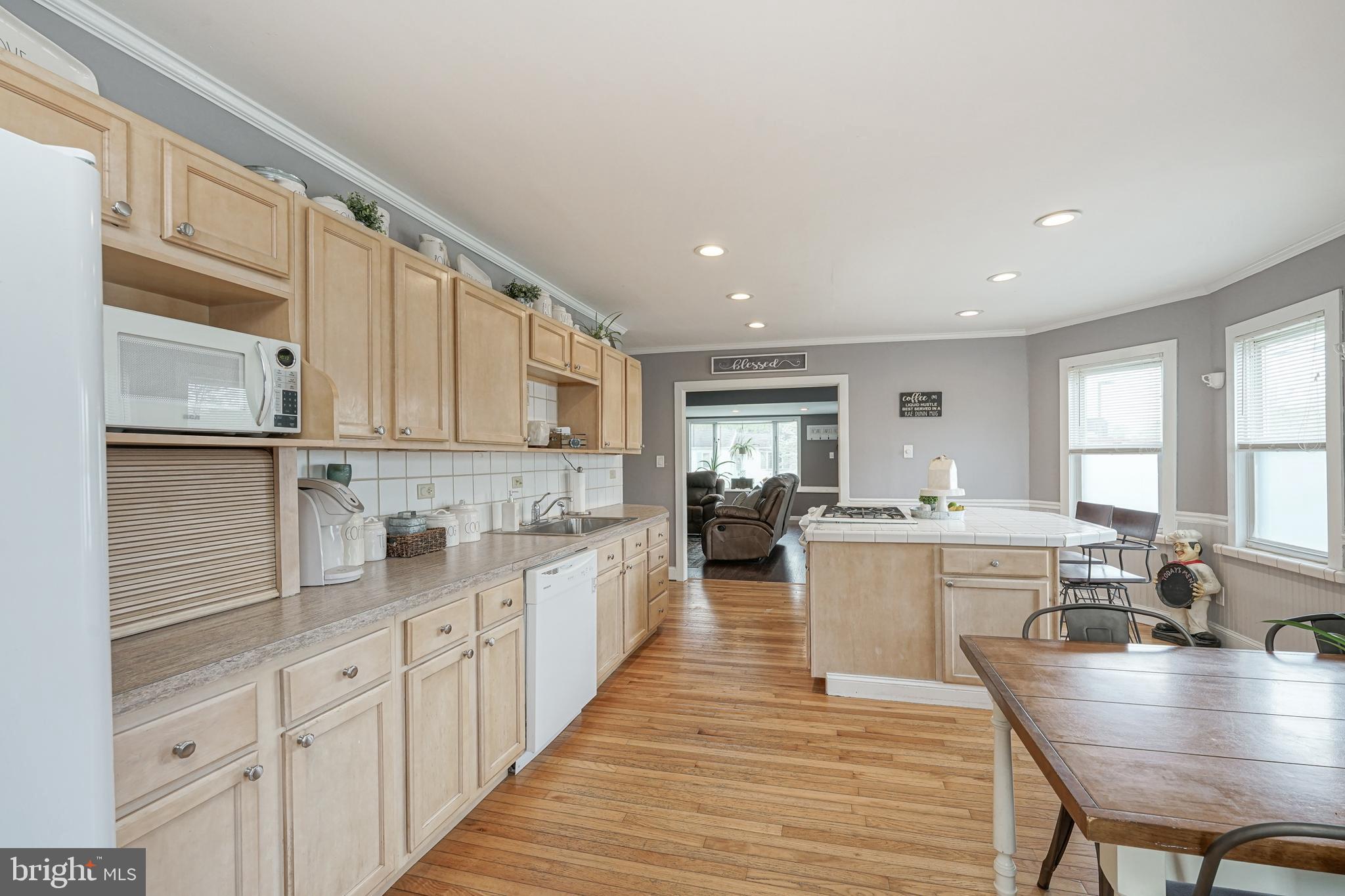 521 South Forklanding Road Maple Shade, NJ 08052 - Photo 12 of 34