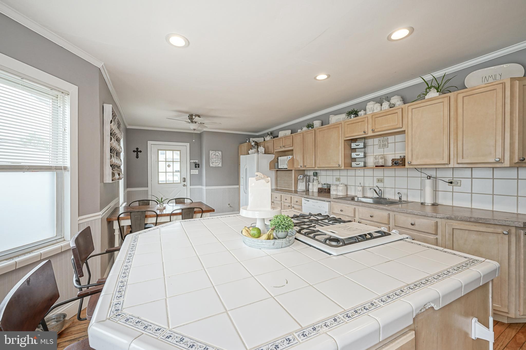 521 South Forklanding Road Maple Shade, NJ 08052 - Photo 9 of 34