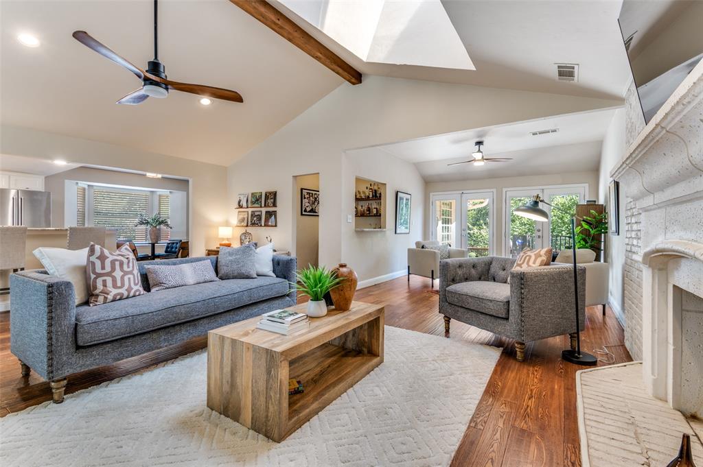 404 Brookglen Place Richardson, TX 75080 - Photo 3 of 40