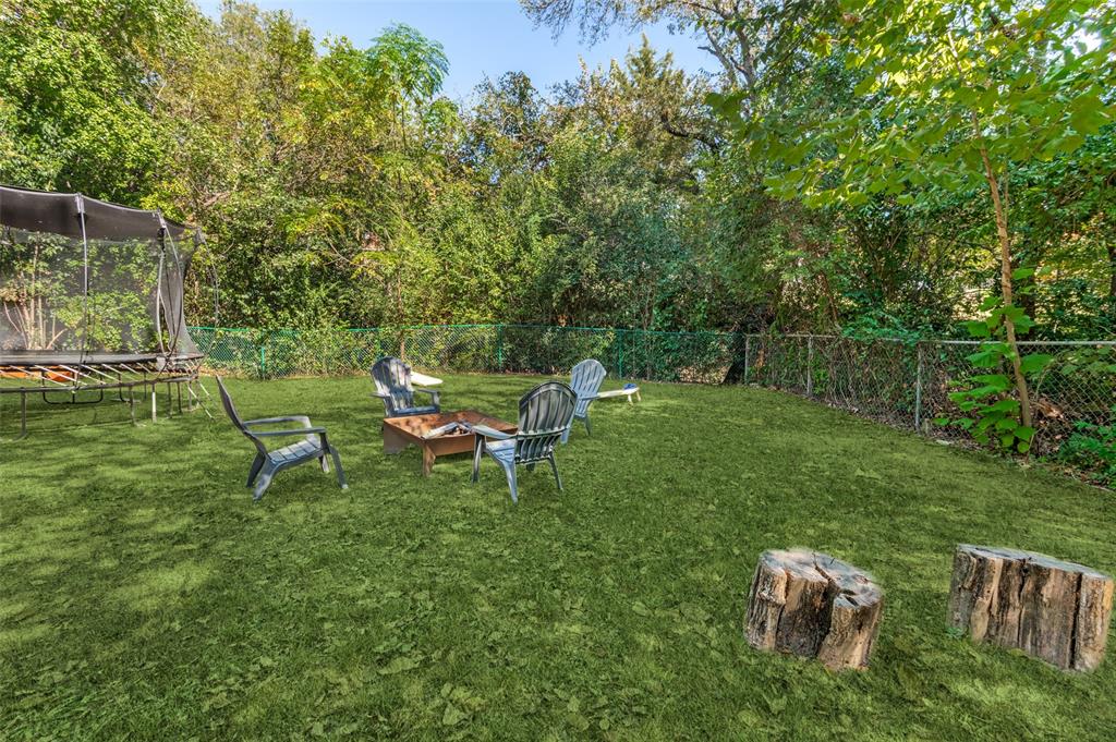 404 Brookglen Place Richardson, TX 75080 - Photo 6 of 40