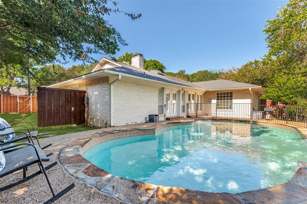 404 Brookglen Place Richardson, TX 75080 - Photo 9 of 40