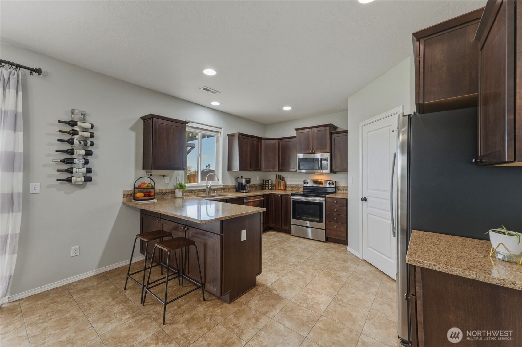 1470 Southwest Greeley Street College Place, WA 99324 - Photo 11 of 33
