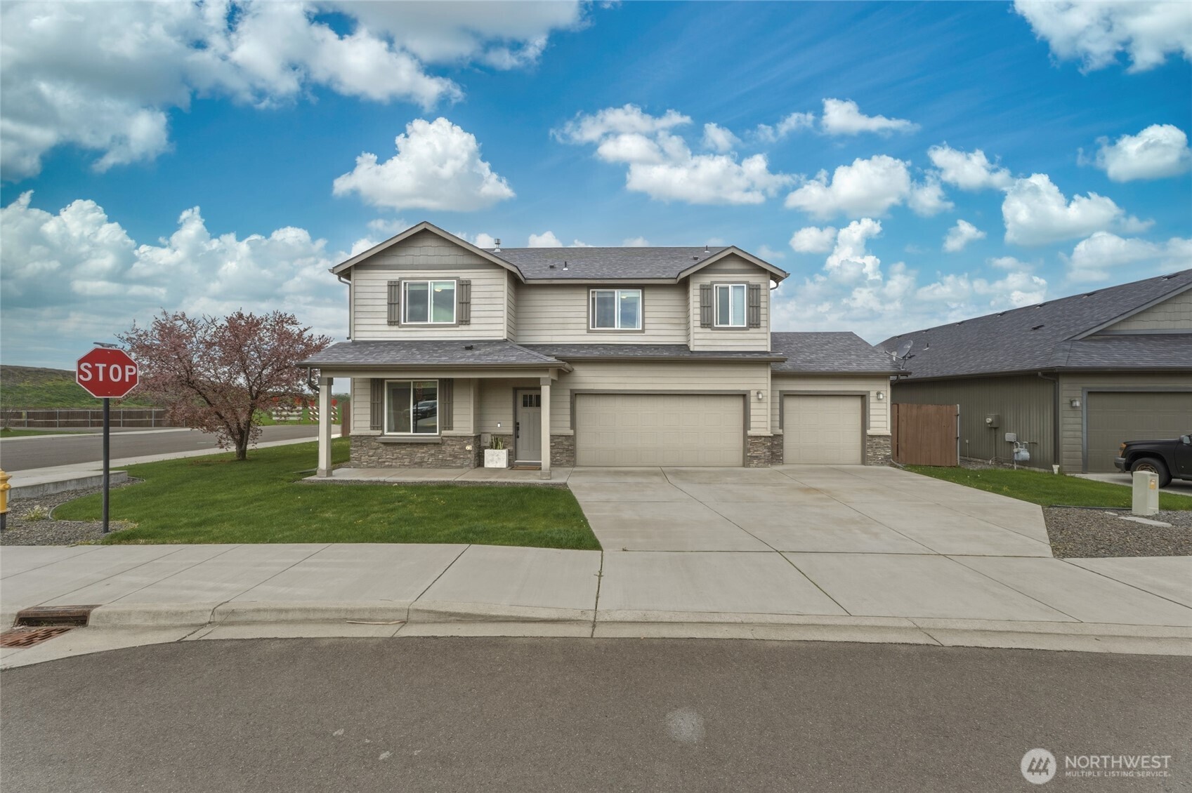 1470 Southwest Greeley Street College Place, WA 99324 - Photo 3 of 33