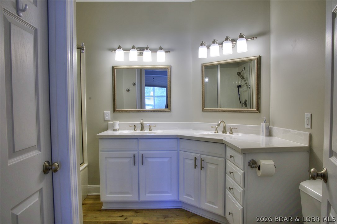 275 Flynn Road, Unit 106 Lake Ozark, MO 65049 - Photo 24 of 39 En suite bath.