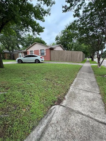 $400,000 | 400 Vernet Street, Richardson, TX 75080