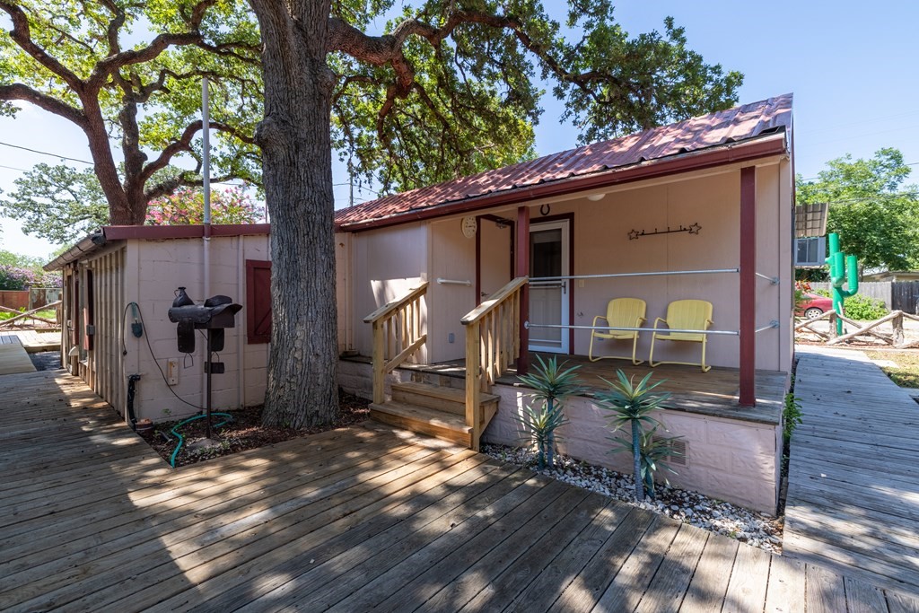 702 14th Street Bandera, TX 78003 - Photo 17 of 40